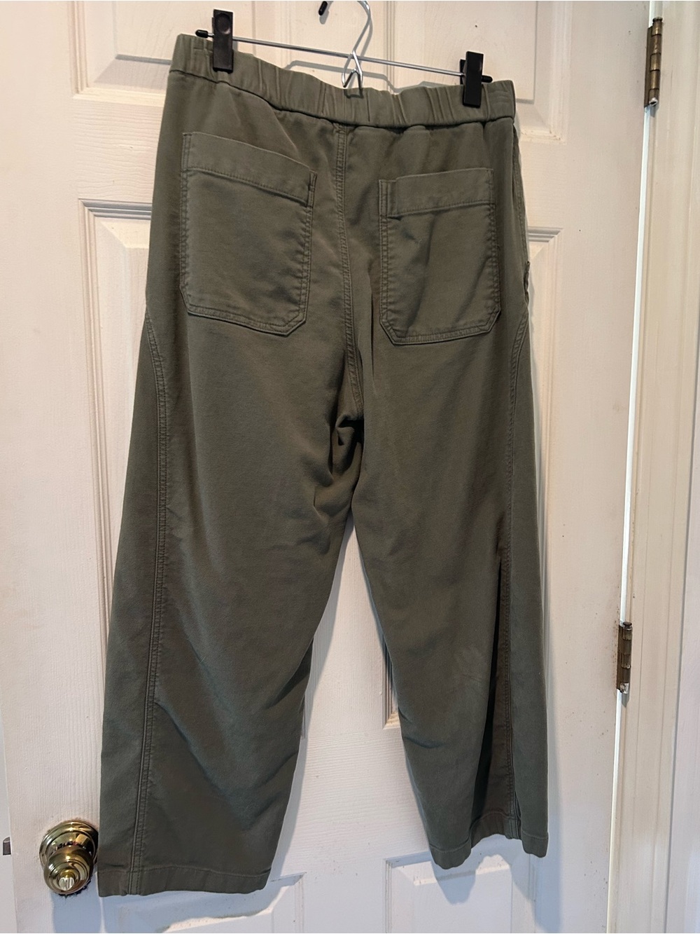Marine Layer green barrel pants MD - Picture 9 of 9